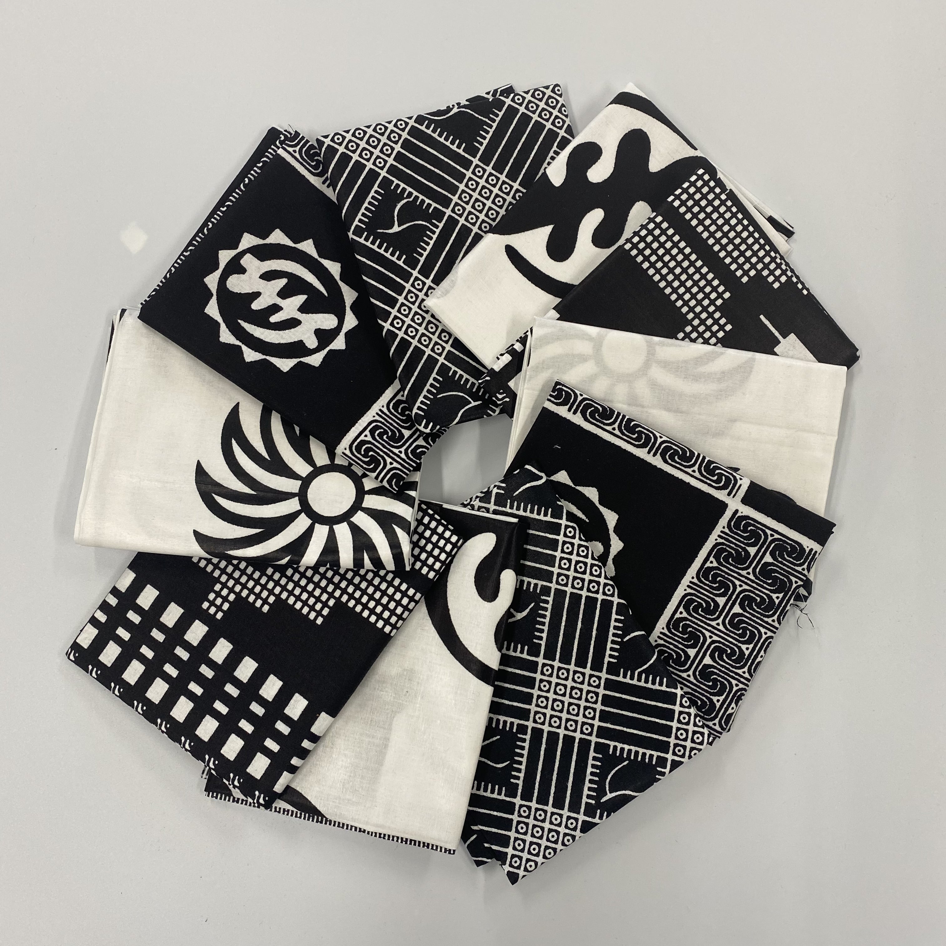 Monochrome Elegance: Black & White Fat Quarter Bundles